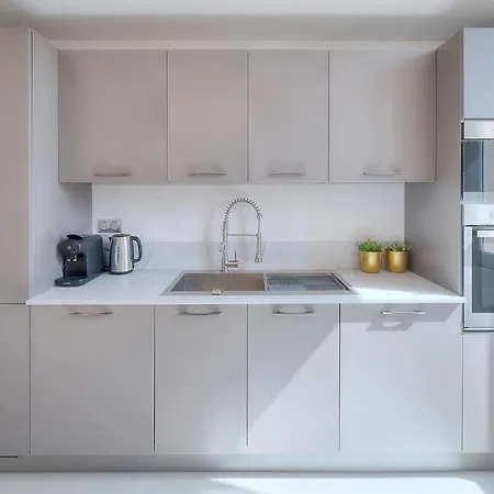 Апартаменты Standing - Neuf - Croisette- Palais Des Festivals - 6 Pers -3 Chbres Канны
